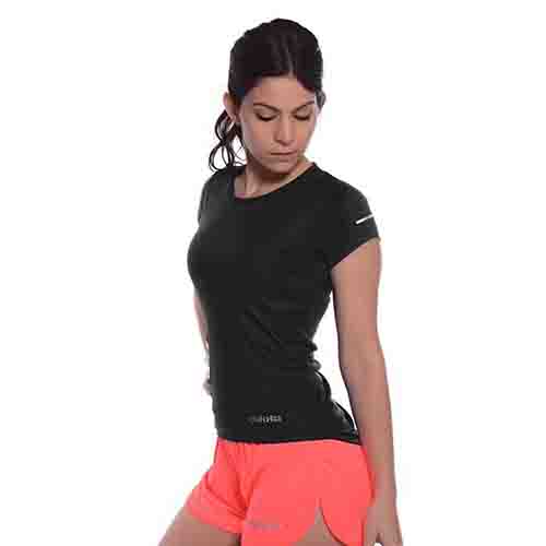 REMERA RUNNING MUJER NEGRA S YAKKA (4004)