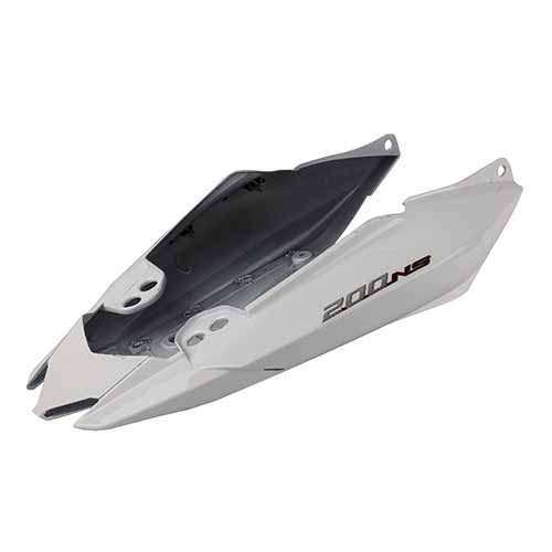 CACHA BAJO ASIENTO BAJAJ ROUSER 200 NS BLANCO MTC