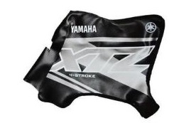 FUNDA TANQUE YAMAHA 125 PLASTICO NEGRO/BLANCO FMX (TYG 51 P-NB)