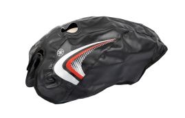 FUNDA TANQUE YAMAHA YBR125 S/DEFLECTORES ORIG. NEGRO/ROJO FMX (TYG 54 NR)