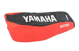 FUNDA ASIENTO YAMAHA CRYPTON MOD VIEJO NEGRO/ROJO/BLANCO FMX (MXY HFS 72NRB)